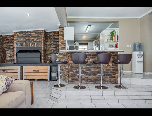 4 BEDROOM FREEHOLD FOR SALE IN PAARL NORTH